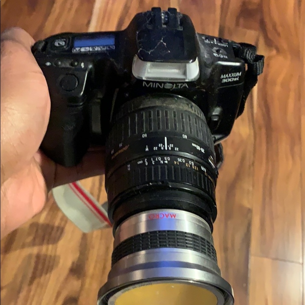 Minolta Maxim 300si with Macro 28-80mm lens